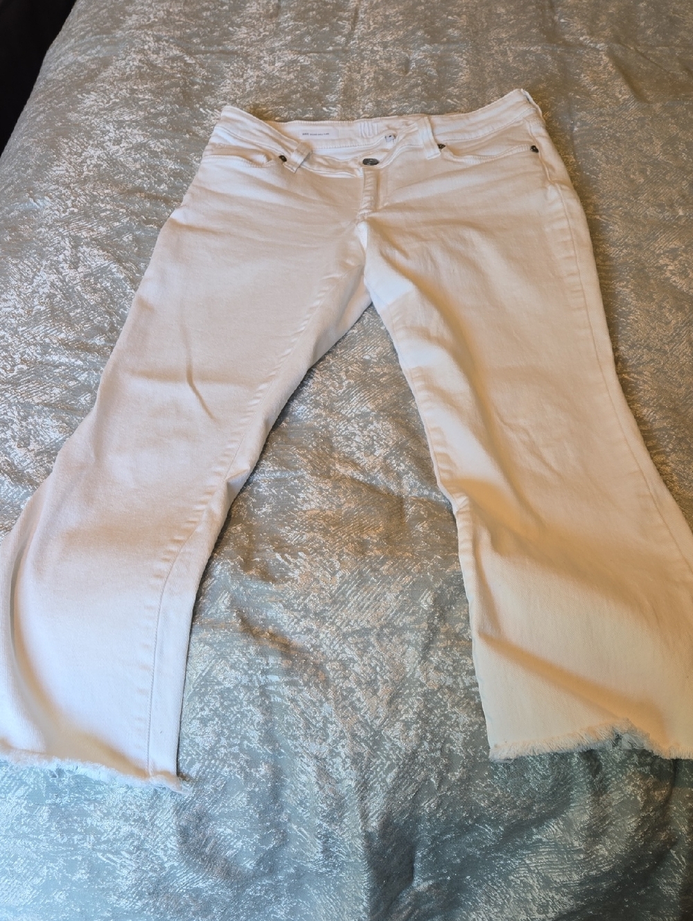 Kut from the Kloth White Frayed-Hem Wide Leg Jeans